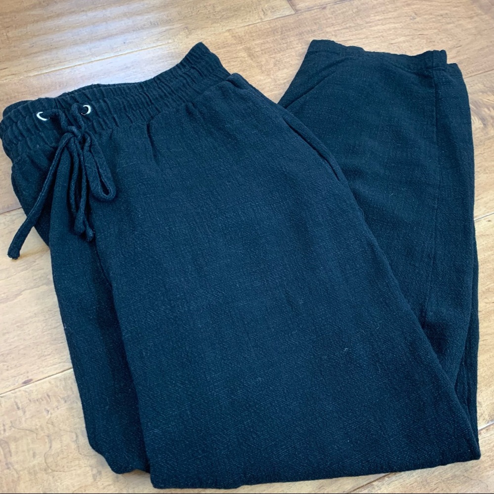 Walter Baker Black Loose Fit Capris - Size L (EUC)